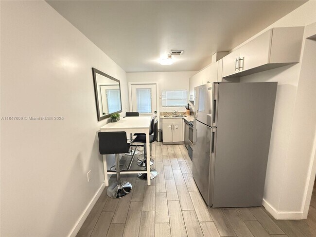 1604 SW 9th St in Miami, FL - Building Photo - Building Photo