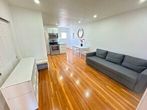 287 Dorchester St in Boston, MA - Foto de edificio - Building Photo