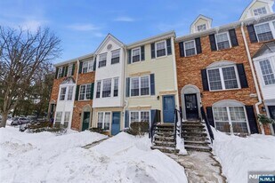 774 Sassafras Ct in Mahwah, NJ - Building Photo