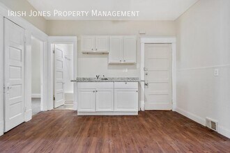381 Fargo Ave in Buffalo, NY - Building Photo - Building Photo
