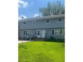 212 42nd Ave NE in Columbia Heights, MN - Building Photo