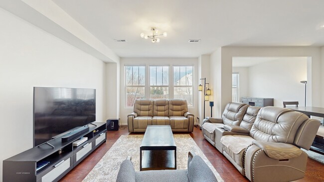 527 Watercress Dr in Aurora, IL - Foto de edificio - Building Photo