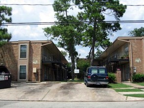 Lancia Flats in Houston, TX - Building Photo - Building Photo