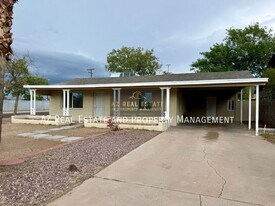 1218 W Cinnabar Ave in Phoenix, AZ - Building Photo
