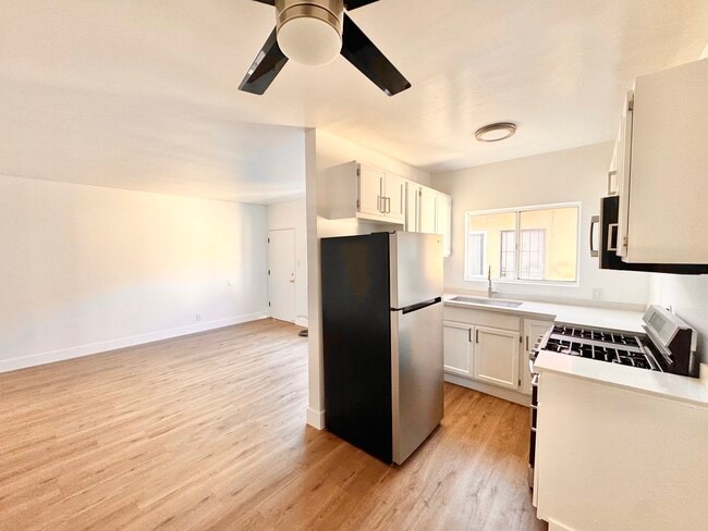 property at 2718 Cochran Ave