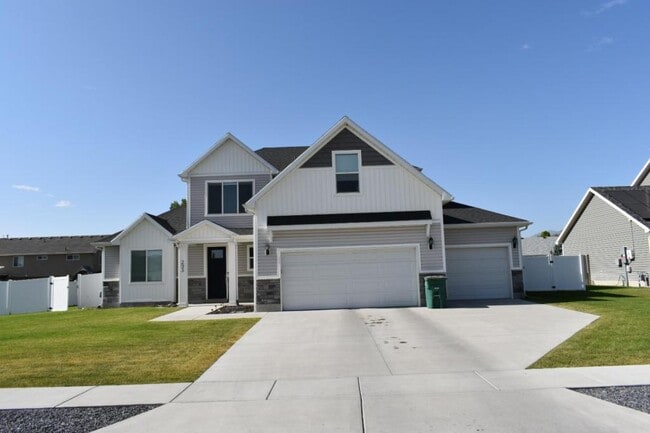 property at 293 W 450 S
