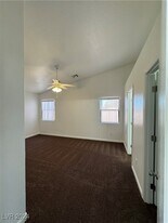 2214 Sacred Mountain Ct in North Las Vegas, NV - Foto de edificio - Building Photo