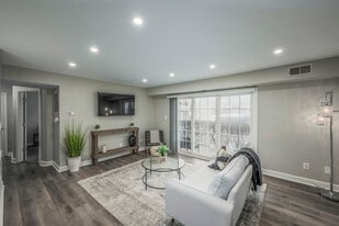 Renaissance Hills in Hauppauge, NY - Building Photo