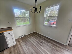 3797 Everett Rd in Richfield, OH - Foto de edificio - Building Photo