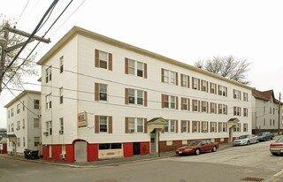 24-32 Schuyler St in Manchester, NH - Building Photo