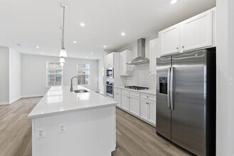 2556B Verona Pl in Ellicott City, MD - Building Photo - Building Photo