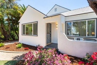 3211 Calle Noguera in Santa Barbara, CA - Building Photo - Building Photo