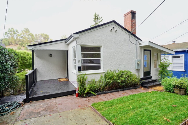 property at 19 Sentinel Ct