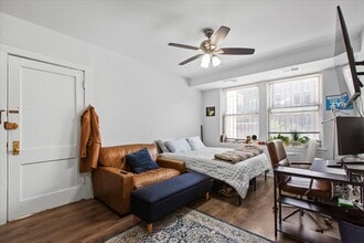 3727 N Pine Grove Ave in Chicago, IL - Building Photo - Building Photo