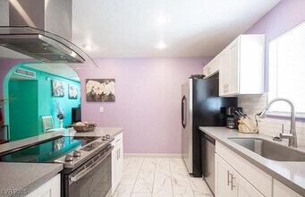 6325 Lawton Ave in Las Vegas, NV - Building Photo - Building Photo
