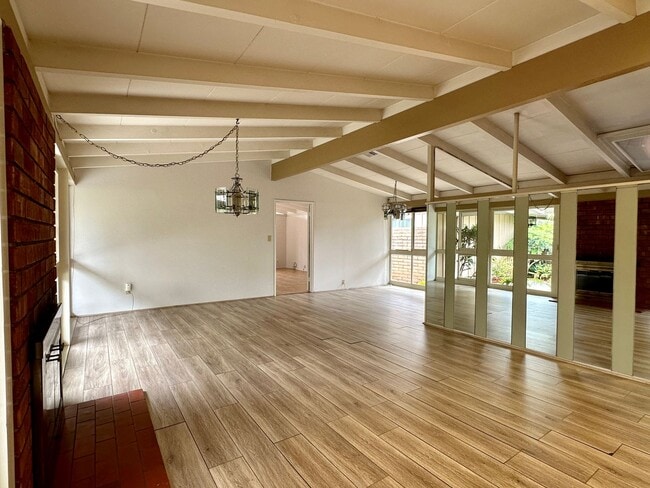 3163 Stevely Ave in Long Beach, CA - Building Photo - Building Photo