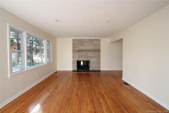 24 High Acres Rd in Ansonia, CT - Building Photo - Building Photo