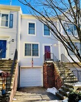 7829 Gum Springs Village Dr in Alexandria, VA - Building Photo