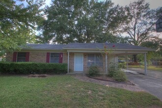 4311 Marcell Cir W in Texarkana, TX - Building Photo - Building Photo