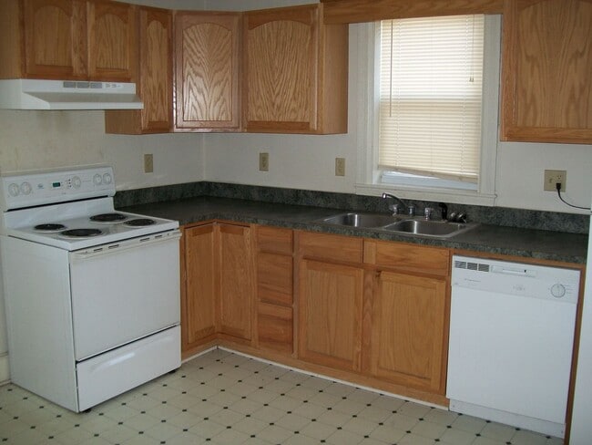 249 Cleveland Ave in Waynesboro, PA - Building Photo - Building Photo