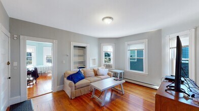 193 Rindge Ave, Unit 2B in Cambridge, MA - Foto de edificio - Building Photo