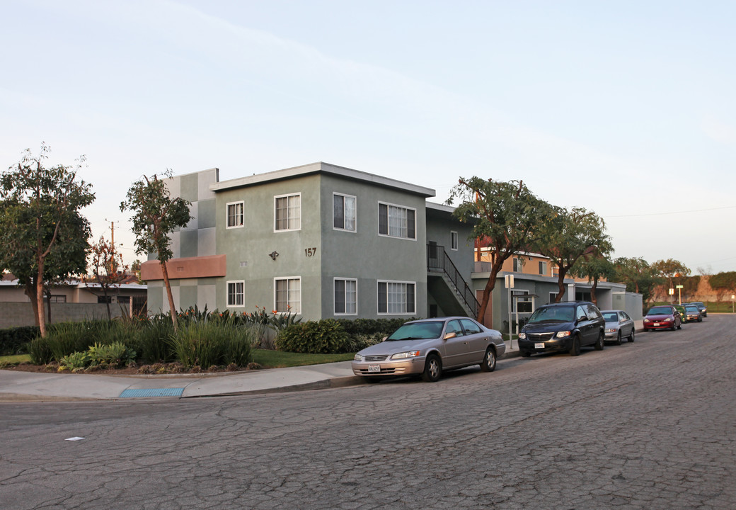 157-159 W Linden Ave in Burbank, CA - Building Photo