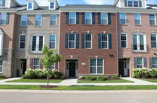 2731 S Spurway Dr in Ann Arbor, MI - Building Photo