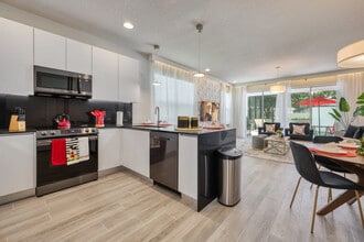 17444 Hidden Forest Dr in Clermont, FL - Foto de edificio - Building Photo