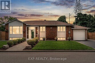 52 Ivorwood Crescent in Toronto, ON - Building Photo - Building Photo