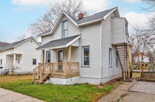 911 Polk St in Bay City, MI - Building Photo