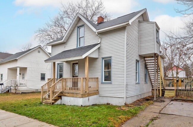 property at 911 Polk St