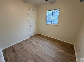 2405 Mamie Dr in Texarkana, TX - Building Photo - Building Photo