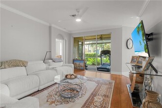8310 Big Acorn Cir, Unit 10-B in Naples, FL - Building Photo - Building Photo