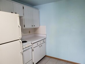 2021 Pennsylvania Ave, Unit 5 in Englewood, FL - Building Photo - Building Photo