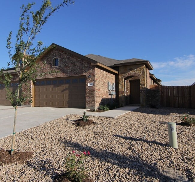 property at 506 Creekside Cir