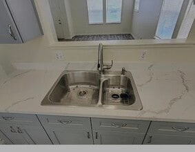 10559 East Ct in Oakland, CA - Building Photo - Building Photo