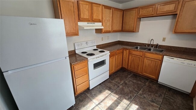 property at 10 Yorkshire Ln