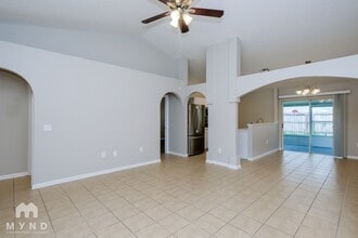 6218 Calamari Pl in Riverview, FL - Foto de edificio - Building Photo