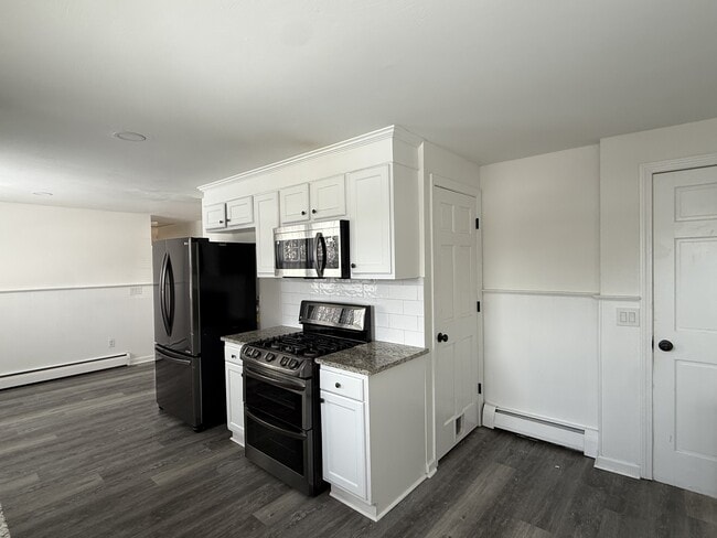 40 Varmor Dr in New Britain, CT - Building Photo - Building Photo