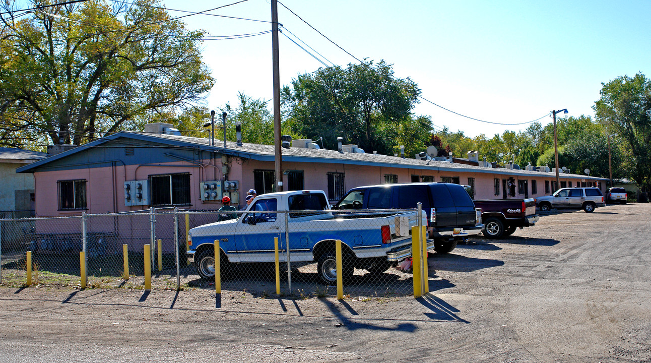 1218 SW Vito Romero St in Albuquerque, NM - Building Photo