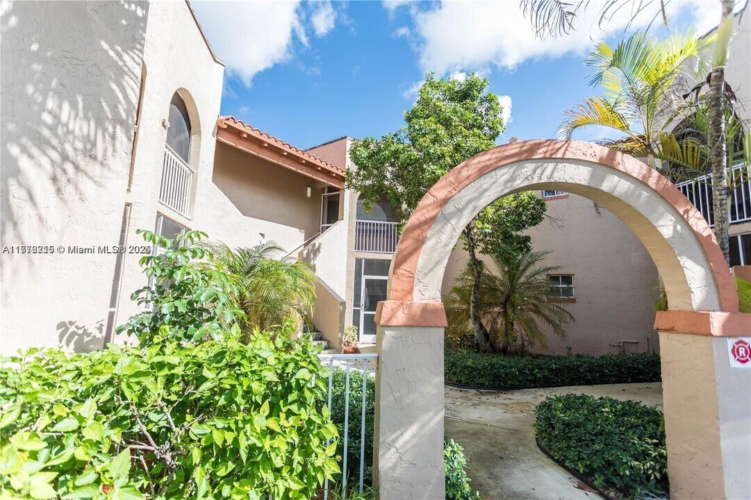 8710 SW 3rd St in Pembroke Pines, FL - Building Photo