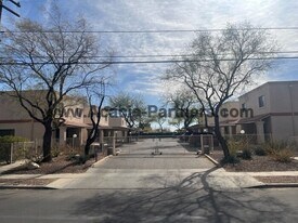 4242 E Monte Vista Dr in Tucson, AZ - Building Photo