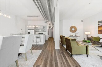 3100 Huron St, Unit 3Q in Denver, CO - Foto de edificio - Building Photo