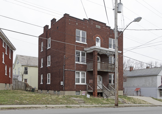 3718 Glenway Ave in Cincinnati, OH - Building Photo - Building Photo