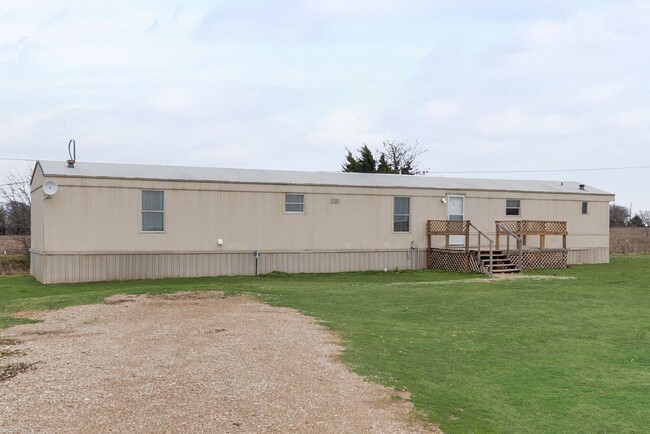 2146 Co Rd 2130 in Greenville, TX - Building Photo - Building Photo