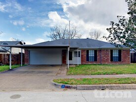 521 Clover Dr in Saginaw, TX - Building Photo