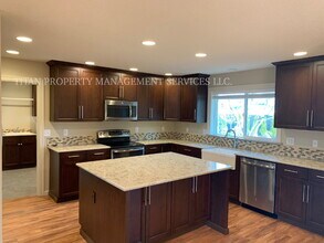 14860 SW Hillsboro Hwy in Hillsboro, OR - Building Photo - Building Photo