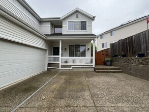 14199 SW Tewkesbury Dr in Tigard, OR - Building Photo - Building Photo