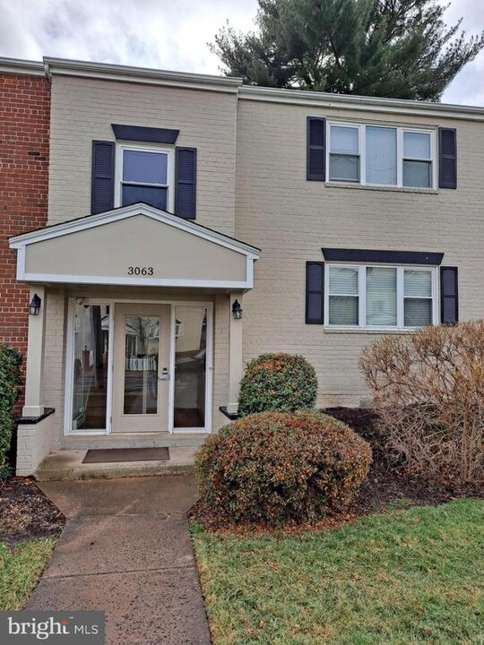 3063 Patrick Henry Dr in Falls Church, VA - Building Photo