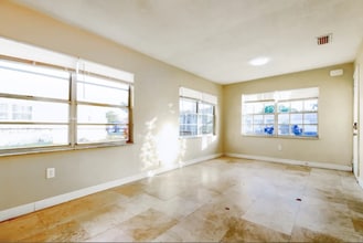 4850 San Pablo Pl in Tampa, FL - Building Photo - Building Photo